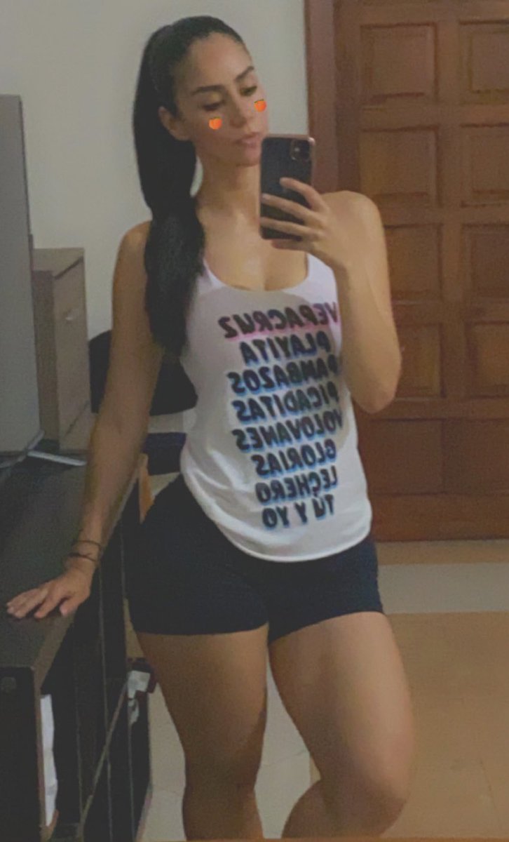 SophieYunes's tweet photo. #Día107 les quiero presumir mi playera, si pueden visiten la cuenta de ig de la tienda, es un negocio local de jarochos emprendedores. #Apoyoalnegociolocal @tiendacabula https://t.co/XmIInVcbf2