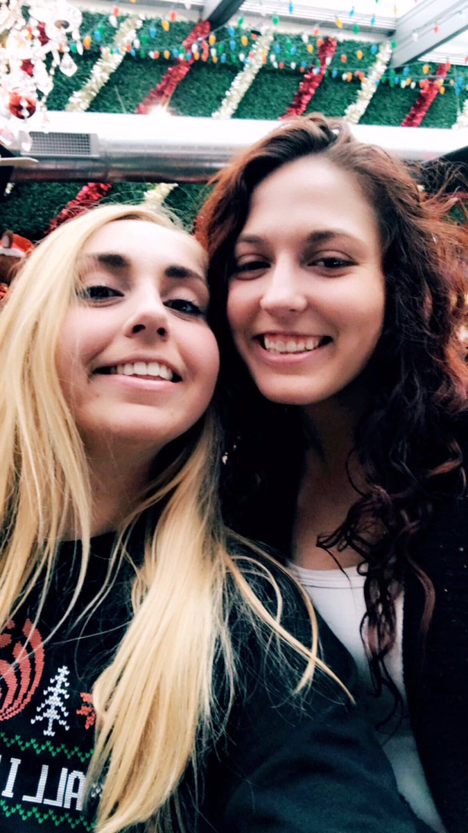 spaceysie's tweet photo. HBD to the hottest MILF of all time, my best friend @mandey_shrader 🥳so many birthdays spent together! Happy this is another one we get to celebrate with each other🥰🎊hope you’ve been enjoying your special day. Cheers to you &amp; for 26 treating you good 🥂I LOVE YOU SO MUCH💜🎈 https://t.co/pujMZByXXw