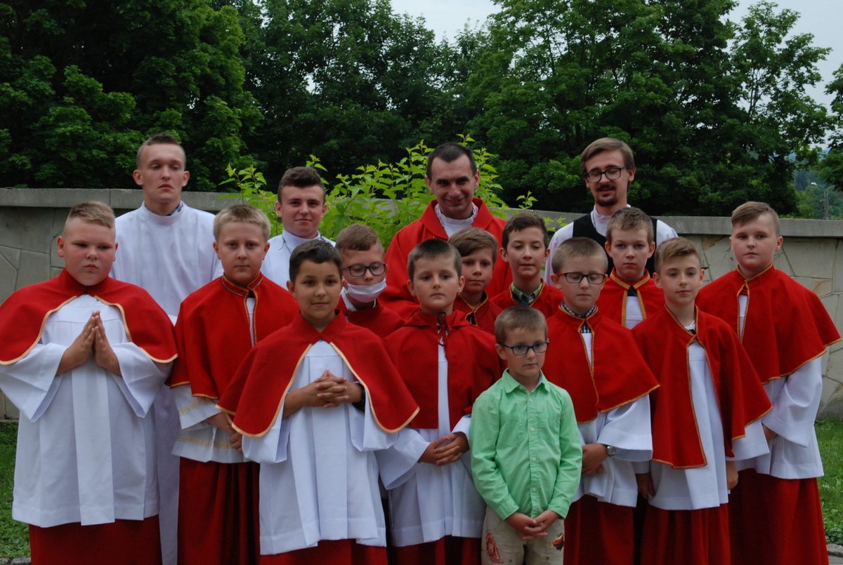 rocaPL's tweet photo. Pożegnalne zdjęcie z moimi ministrantami
#Łagów #LSO https://t.co/loDgJAGlUo