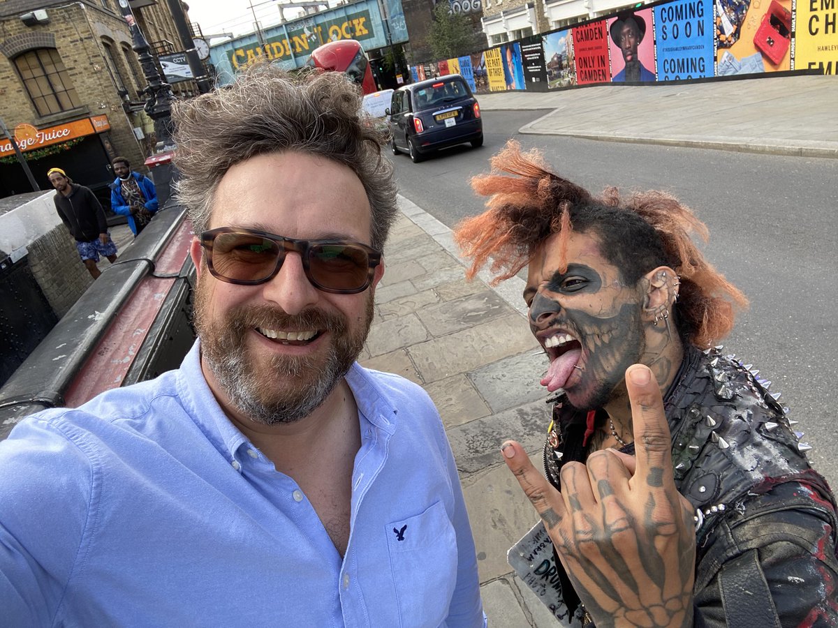 aroundthehouses's tweet photo. Off down the pub with my new mate 
Have a great weekend everyone 
#punkout https://t.co/KLh8Fsba7E