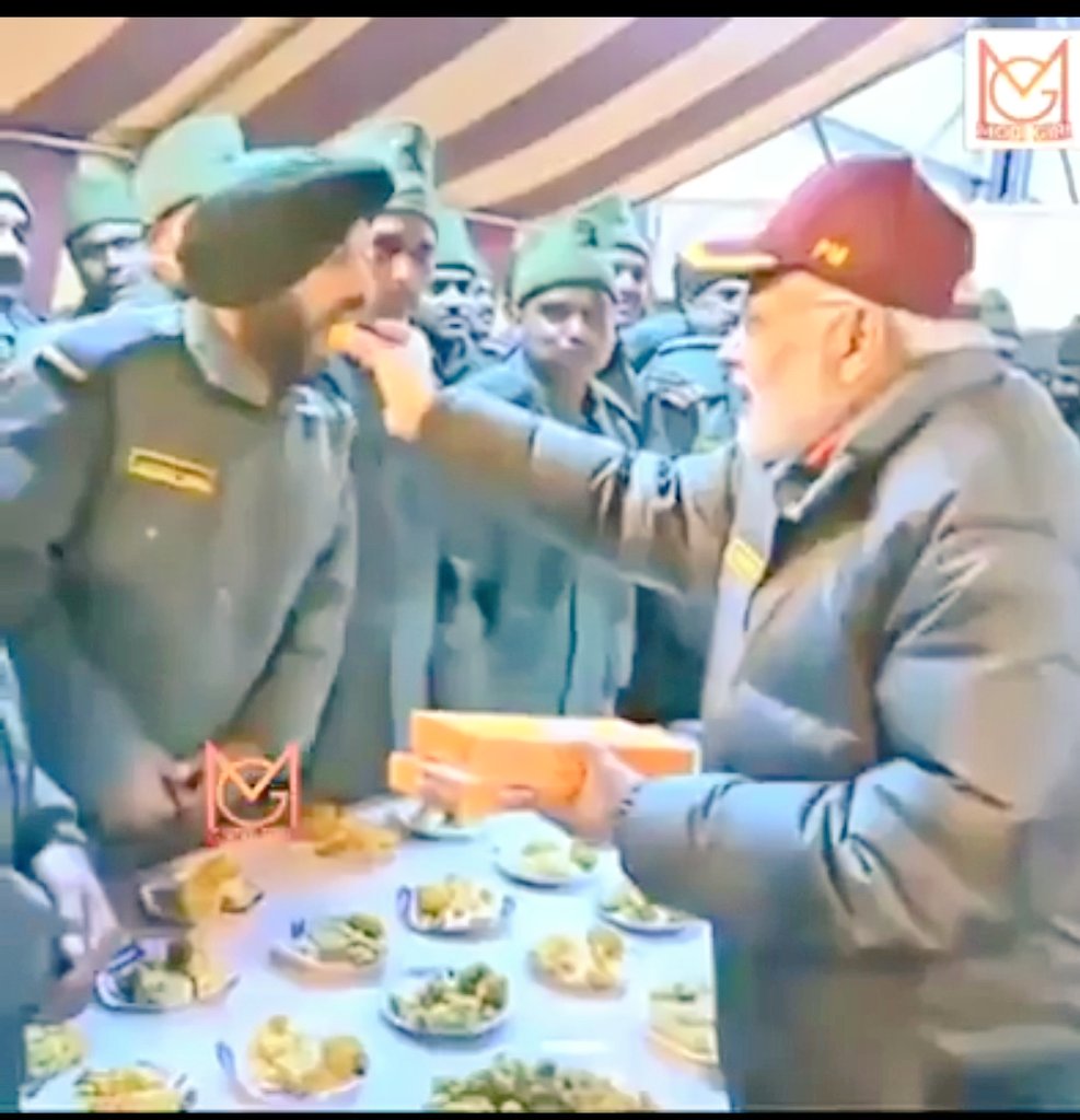 gaurav_2894's tweet photo. A great sentence told by our P.M Narendra Modi (sir) that about two mother(maata) 1. Bharat maata🙏 
2. Wo maata jinke kok se hmare jawan aaye h. In do maatao ki wo ashmaran krte h .Really a great sentence 🙏. This quality should lies in every citizen and leader of the country. https://t.co/E7hGCQqLdT