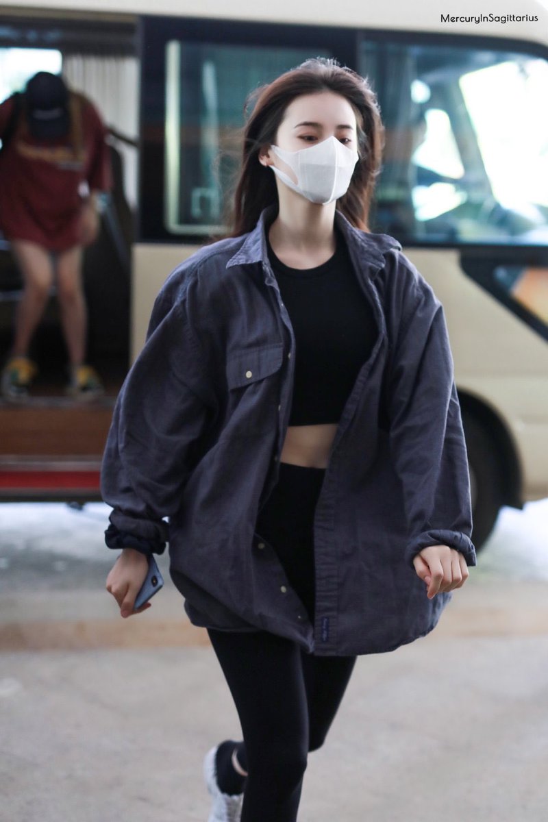 LANA_updates1's tweet photo. 06.29.20 • Weibo fansites• (MercuryInSagittarius_LANA)
#Lana #Lana_light #LANA @Hicc_LANA #HiCC #라나 #Luminous
#拉娜 #лана #fightingLANA #LANA #LANAmakeitreal https://t.co/RNuKGKMi5h