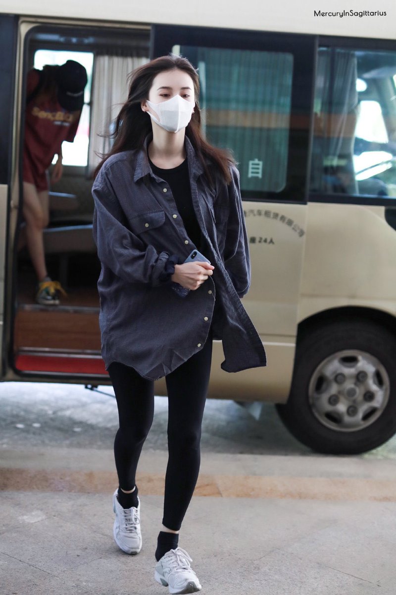 LANA_updates1's tweet photo. 06.29.20 • Weibo fansites• (MercuryInSagittarius_LANA)
#Lana #Lana_light #LANA @Hicc_LANA #HiCC #라나 #Luminous
#拉娜 #лана #fightingLANA #LANA #LANAmakeitreal https://t.co/RNuKGKMi5h