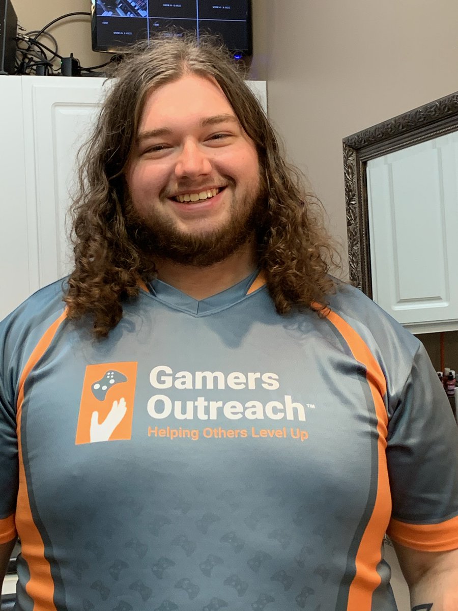 GortekG's tweet photo. The day finally came. Thank you to everyone that donated to our Gamers for Giving fundraiser! Thank you so much to @GamersOutreach for the fantastic work that you guys do. If I had to give up my hair, I'm glad it was at least for an amazing cause. #GFG2020 https://t.co/Fnw6zWpjds