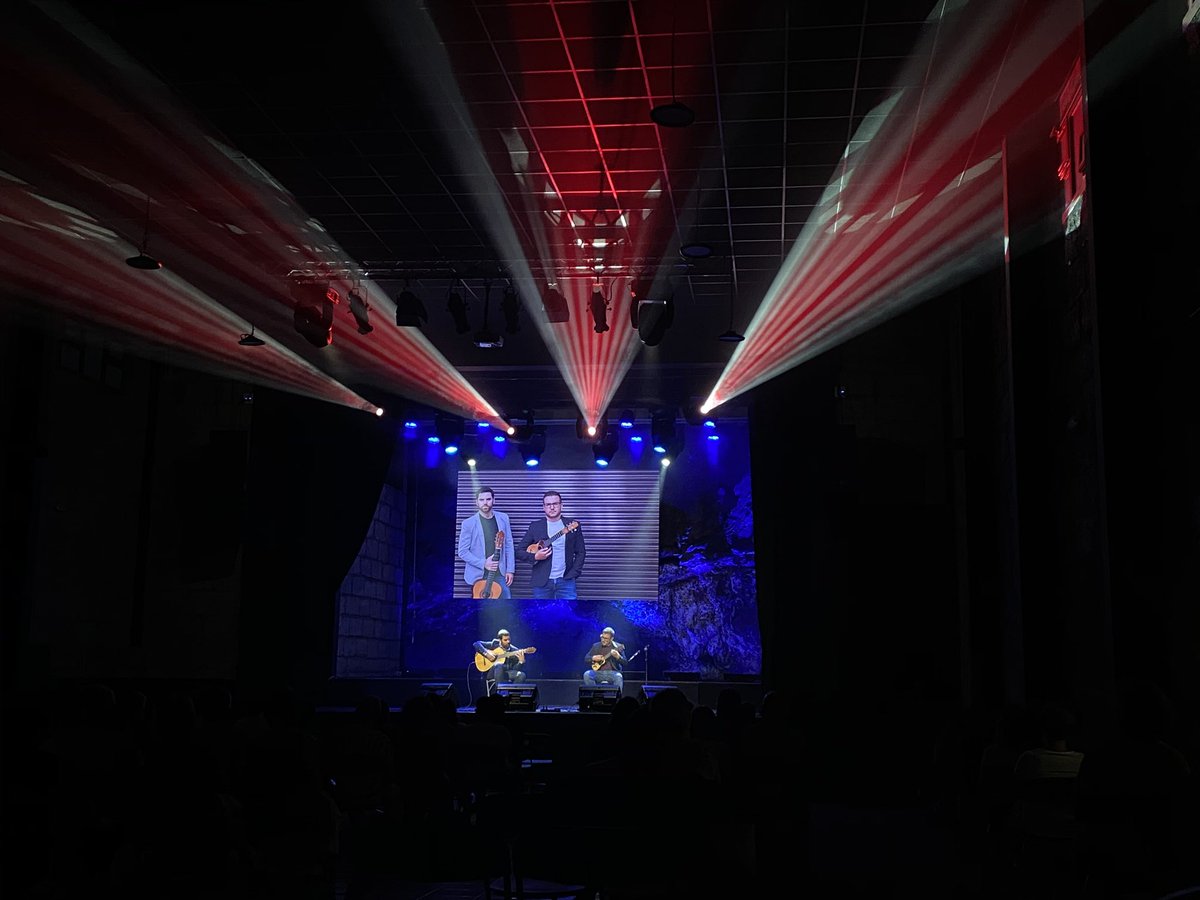 Hoy hemos empezado nuestro primer trabajo, nos estrenamos en el Cine Viejo de Candelaria donde ha vuelto la música. Hoy estamos disfrutando de  VÍCTOR ESTÁRICO &amp; FERNANDO CRUZ con “Música actual para timple y guitarra” .
#CandelariaSigueViva #CandelariaEsCultura