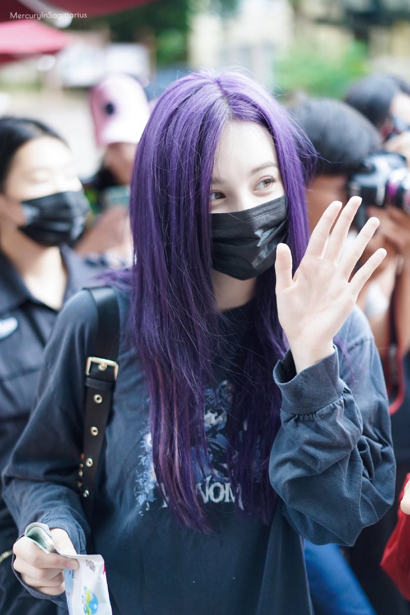 LANA_updates1's tweet photo. 07.01.20 • Weibo fansites• (MercuryInSagittarius_LANA)
#Lana #Lana_light #LANA @Hicc_LANA #HiCC #라나 #Luminous
#拉娜 #лана #fightingLANA #LANA #LANAmakeitreal https://t.co/7bBWJWUQ0j