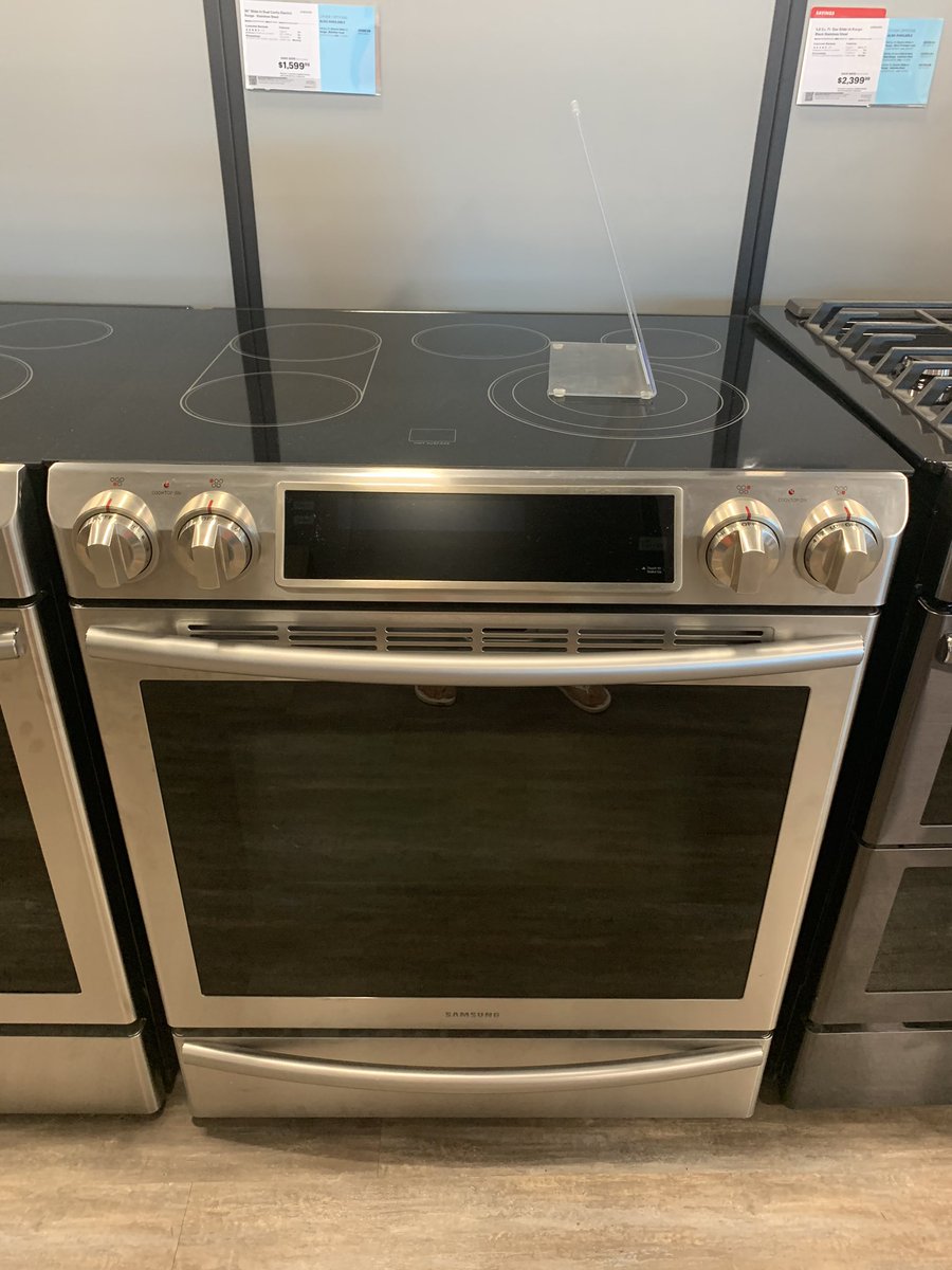 cheristancer's tweet photo. Our oven broke and we’re blessed to get a new one.... irritation?   DAY TWO WAITING FOR DELIVER..    #bestbuy #frustrated #notsoreliable https://t.co/CWla3nPsZo