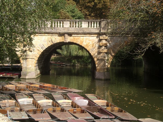 Oxford - Punting https://en.wikipedia.org/wiki/Punt_(boat)#Punting_in_Oxford