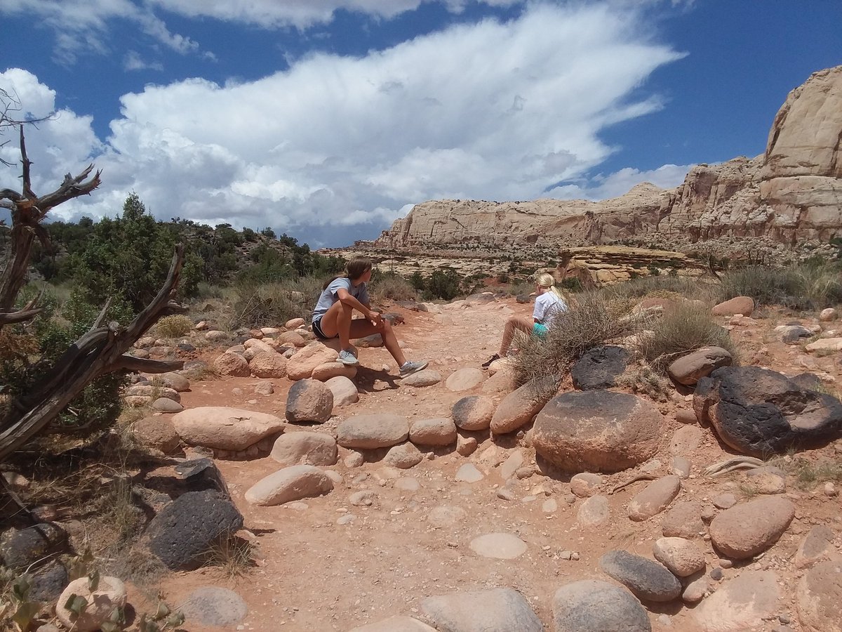 bruinsartclass's tweet photo. Getting some breaks in from our soccer altitude training. @SKLadyPioneers https://t.co/LSrxCrken0