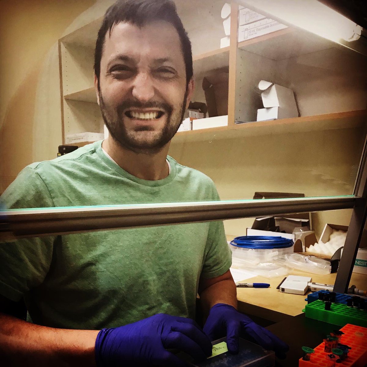 FACibleBDx's tweet photo. Steve went under the hood today. It’s like watching Mozart compose Serenade No. 13. #biotech #covid19testing https://t.co/JyO93aAQkD