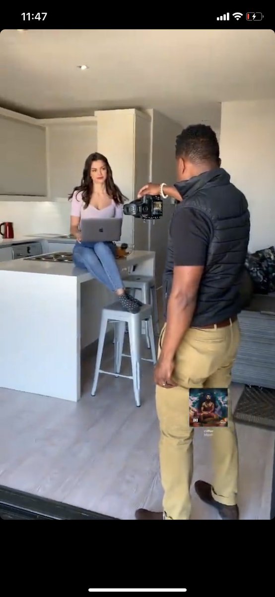 OyeCreative's tweet photo. HAD A GREAT TIME SHOOTING @YANA_HAENISCH https://t.co/yWiM7xiUaI