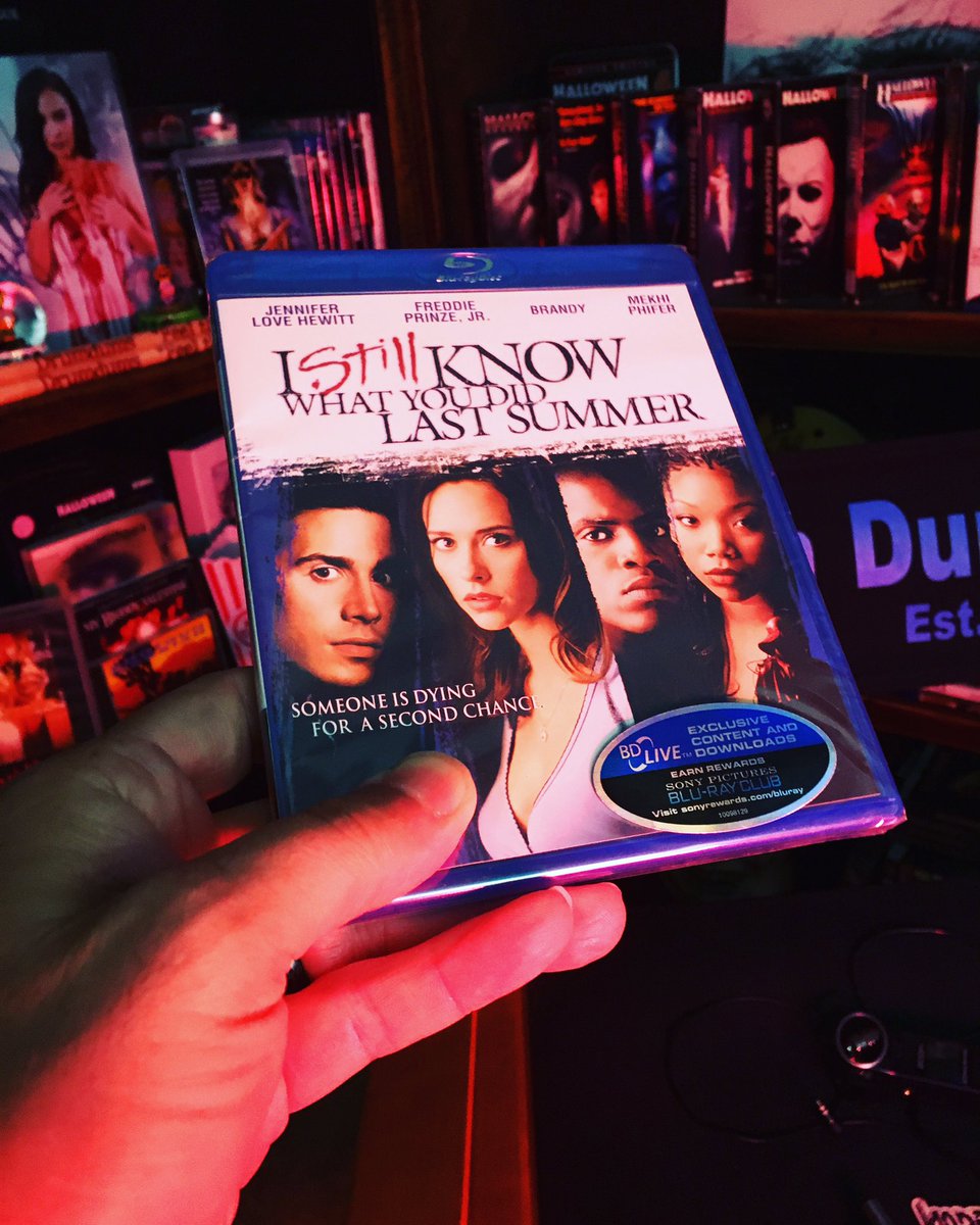 I promised a review. Gonna give it a fresh watch. Wasn’t the biggest fan the last time I watched. Let’s see if my mind changes. #istillknowwhatyoudidlastsummer #jenniferlovehewitt #horror