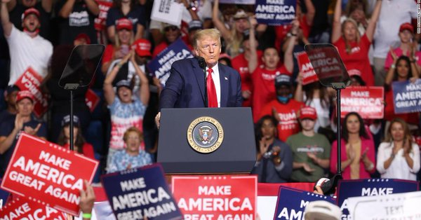 CNNPolitics's tweet photo. President Trump is "clearly flirting with disaster" by holding rallies and not wearing a mask, a health expert warns https://t.co/SDeWUz3x77 https://t.co/y2nglUKTzM