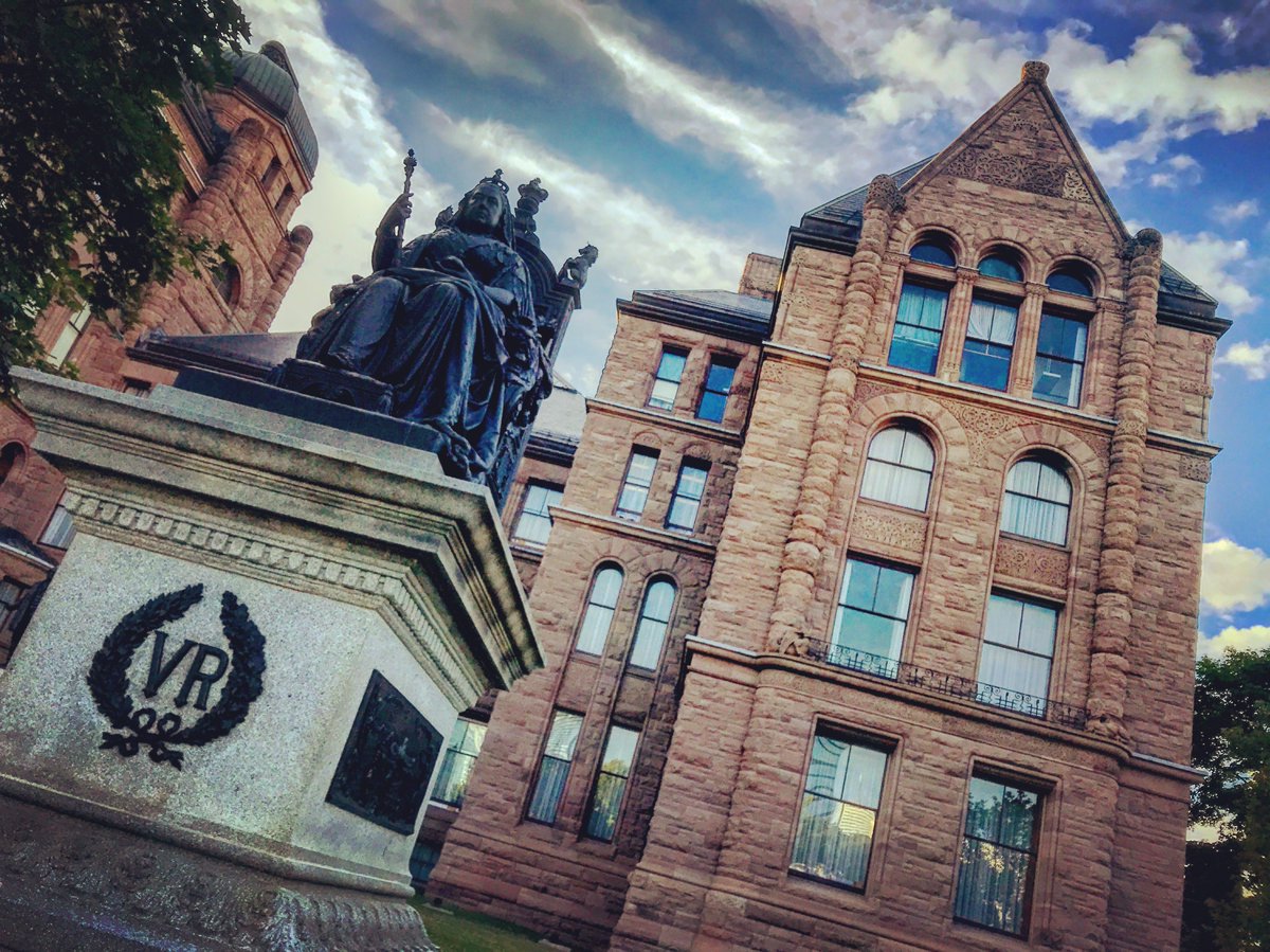 29. If you're looking for diversity at Queen's Park, this is the best you'll find: Queen Victoria is the only historical figure here who *isn't* a White man.She sits right outside the legislature, a replica of an identical statue in Hong Kong.