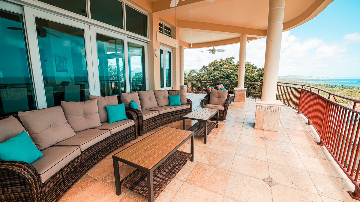 fer7480's tweet photo. Perfect tropical retreat for a great family vacation!! Find us thru @Airbnb and book now! #superhost #prohost #PuertoRico #Paradise #islandlife #familyvacation https://t.co/jGtnwSdSxC