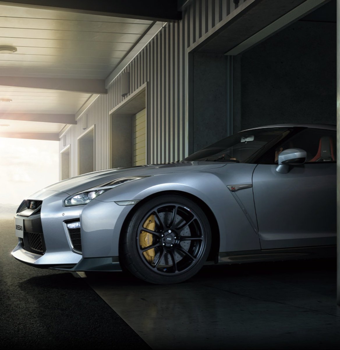 まーくん 34gtr 35gtr Myのトラックエディションにオプションでカーボンブレーキ ルーフ リアスポ トランクって素敵すぎる 渋すぎる 価格を考慮すると17ニスモも選択肢に入るからあまり売れてなさそう 写真はシルバーだけどダークメタル