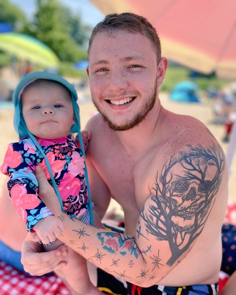 drewsmitty19's tweet photo. Uncles are just a cool version of dads!! https://t.co/OdnvpPEgr1