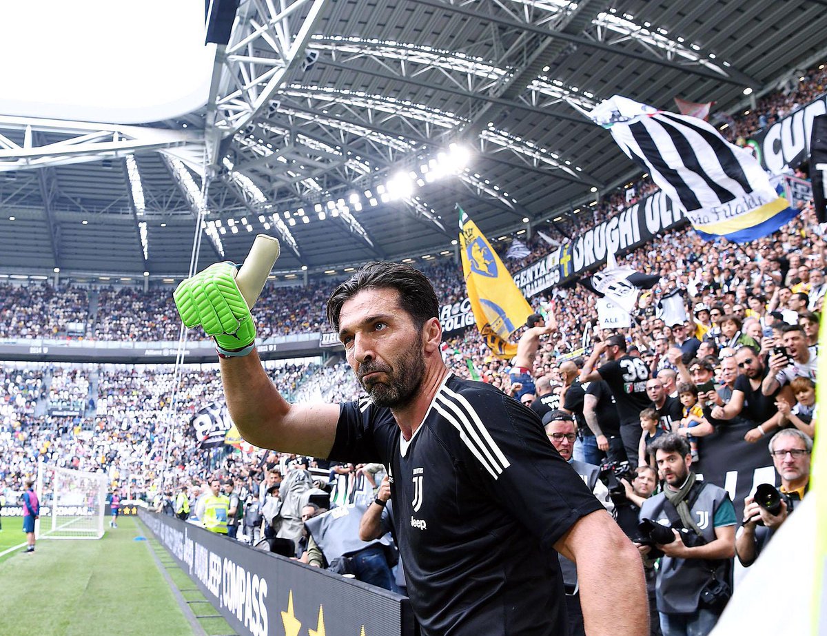 Juezcentral's tweet photo. Hoy, en entrevista, a Gigi Buffon le preguntaron qué hará cuando se retire. Dijo: "Quiero terminar el bachillerato, me falta 1 año. Mis padres llevan 30 años insistiendome con eso. Y quiero ser ejemplo para mis hijos en todo sentido" [ 📸 EFE] https://t.co/2d4xDubAAh