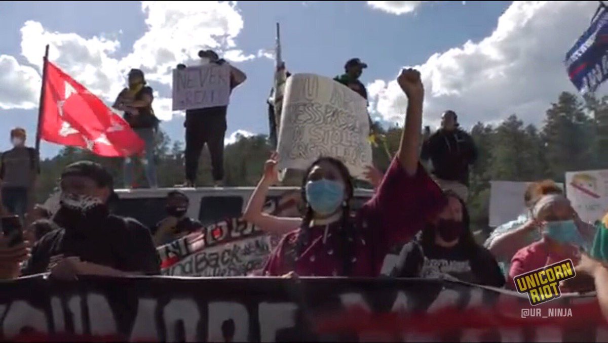 A more intensive vehicle blockade has also gone up, blocking the road to Trump’s event in South Dakota. Indigenous people gathered here are invoking their unceded rights to the land - police preparing to make arrests.We’re live:  https://www.pscp.tv/w/cc5PtzFheVFWdmRWUmdWUXB8MUJSS2pZT0FFTXB4d0s5gE0Tszzio55x0Ax9tF2T7UsTOEfJ2AWk_LdMg_4q