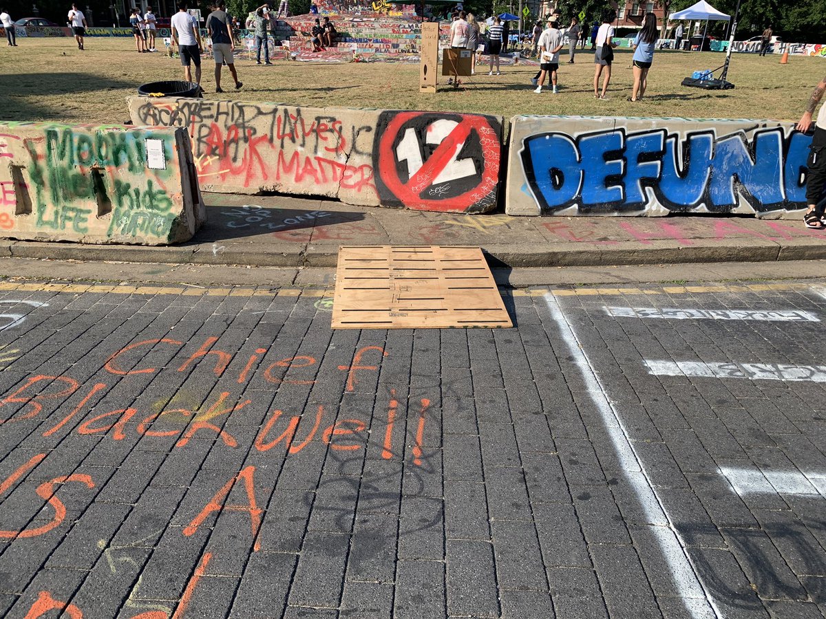 rvadotra's tweet photo. ♿️Ramp installed at the south  entrance of Marcus David Peters Circle.  Please continue to preserve accessibility by moving the ramp as needed. @wheelmap https://t.co/IHHHF53Gzd