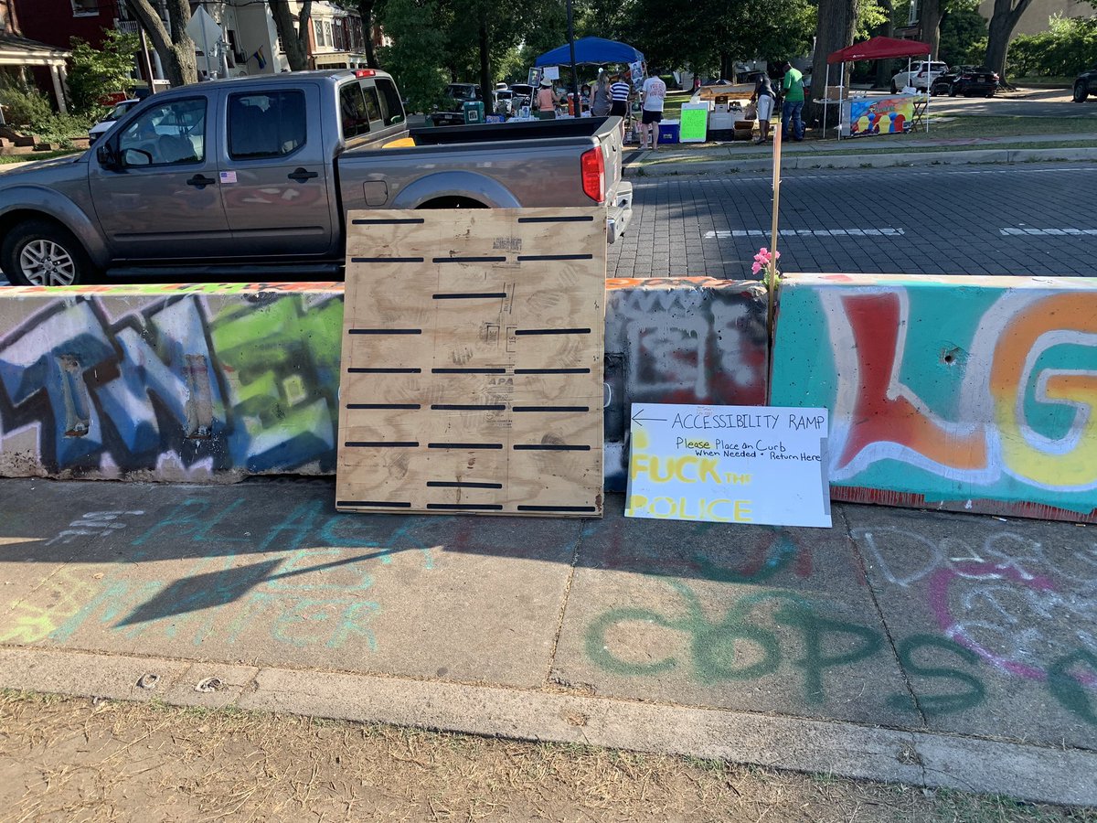 ♿️Ramp installed at the south  entrance of Marcus David Peters Circle.  Please continue to preserve accessibility by moving the ramp as needed. <a href="/wheelmap/">wheelmap.org</a>