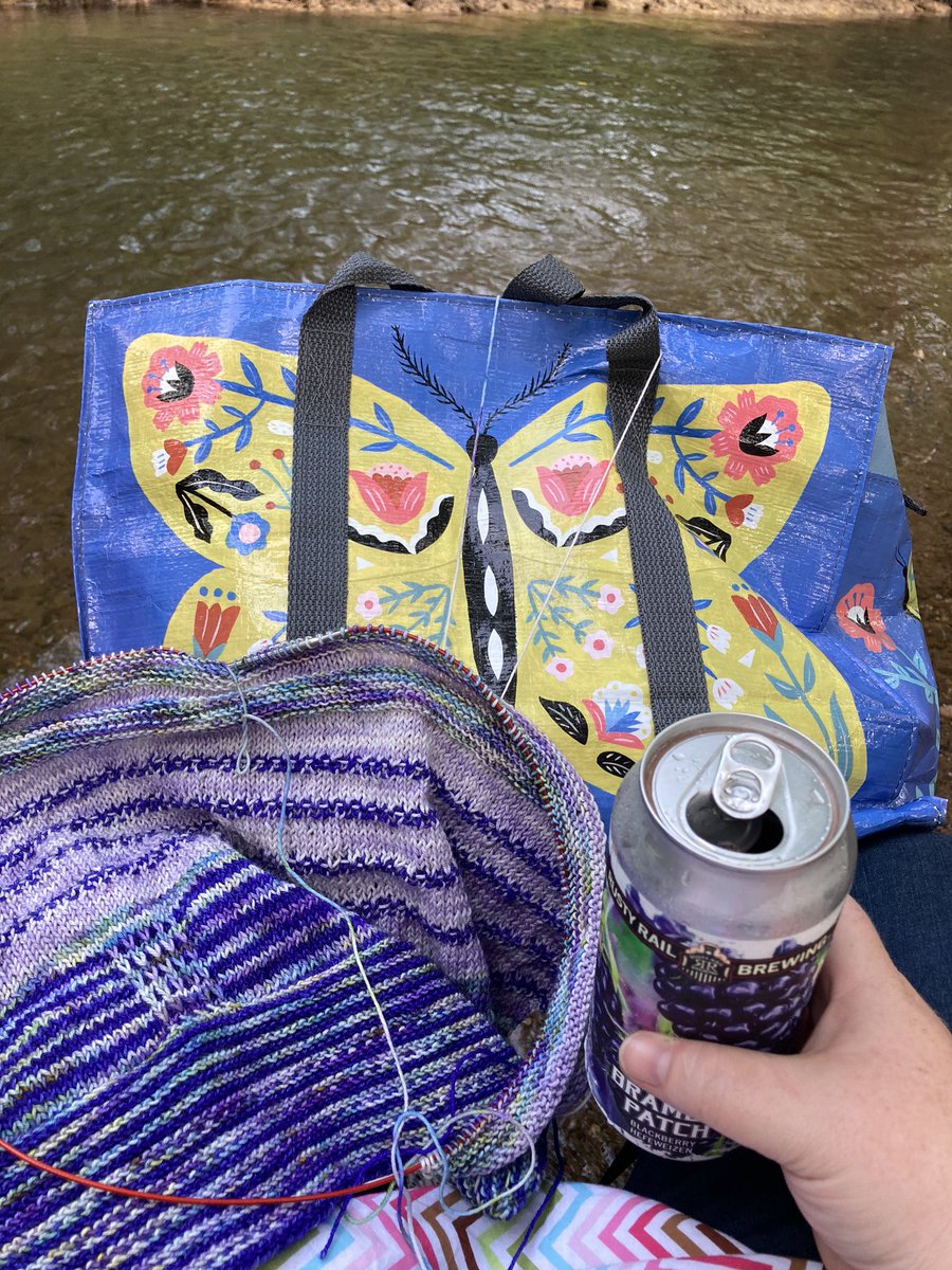 killjoie's tweet photo. My feet are in the water, I have a beer and my knitting. B and P are splashing, and all is right with the world. #SpeedwellForge https://t.co/Zw6P5VwCkz