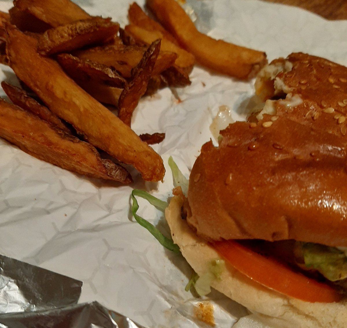 momma_luce's tweet photo. Sometimes it's just to hot to Bbq ...#takeout #MegaBurger https://t.co/zpXuTqV6xD