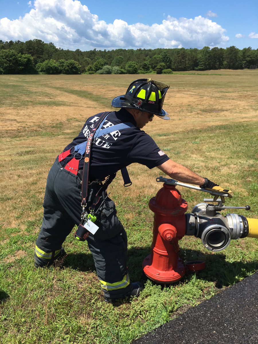 SandwichFD's tweet photo. Sandwich F.F.'s Training with Newly appointed  F.F.  On Aerial &amp; Pump operations on Ladder 3 yesterday at the Forestdale School. https://t.co/0sKFIayZhH