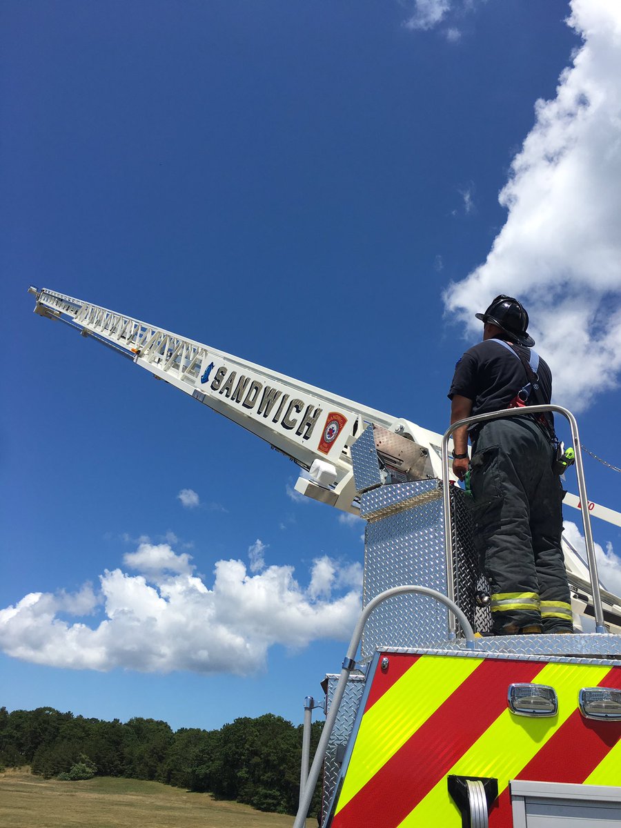 Sandwich F.F.'s Training with Newly appointed  F.F.  On Aerial &amp; Pump operations on Ladder 3 yesterday at the Forestdale School.