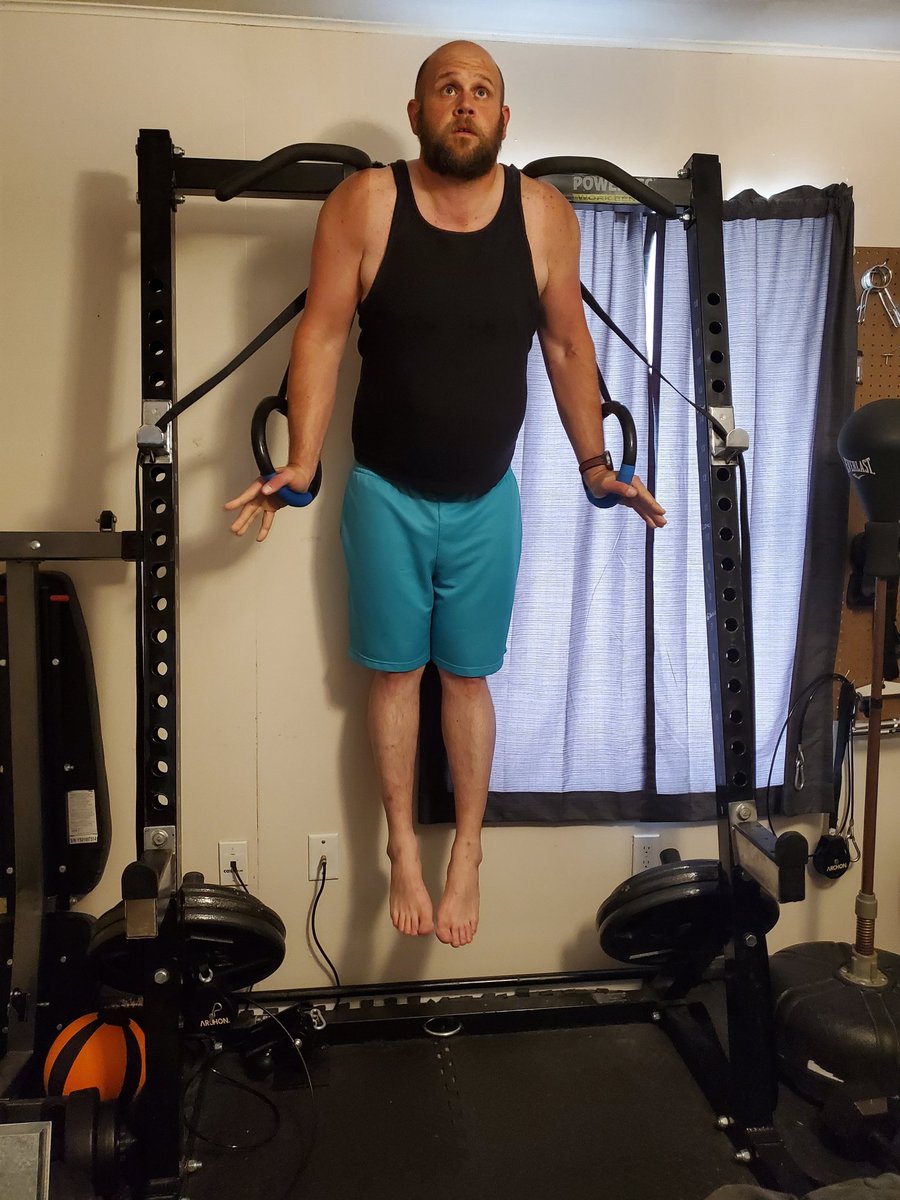 GrantTheKnight's tweet photo. Little jump but I can pull most of the way up & hold! Been ๐ช! #fitlikeaknight #ipf #uspa #powerlifter #fitness #bodybuilding #strength #workout #workoutmotivation #weightloss #homegym #homegymlife #olympiclifting #gainz #strongman #ringrows #ringworkouts #muscleups #ringworkout https://t.co/OVAoPCrVSc