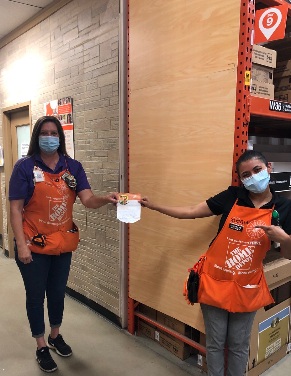 Recognizing Brandy (headcashier) and Rayvon &amp; Amandeep (OFAs) for great customer service and doing the right thing! Keep up the right work! @ChicoEvansHD
 @AnnaTHD4617@kattyniner <a href="/RC_Bowman/">RC Bowman</a> <a href="/HambletonJimmy/">Jimmy Hambleton</a> @MrRaysacks <a href="/MudherAlqaysi/">Mudher Alqaysi</a> <a href="/NancyASDS4617/">Nancy</a> <a href="/MarilynGrecia/">Grecia</a>