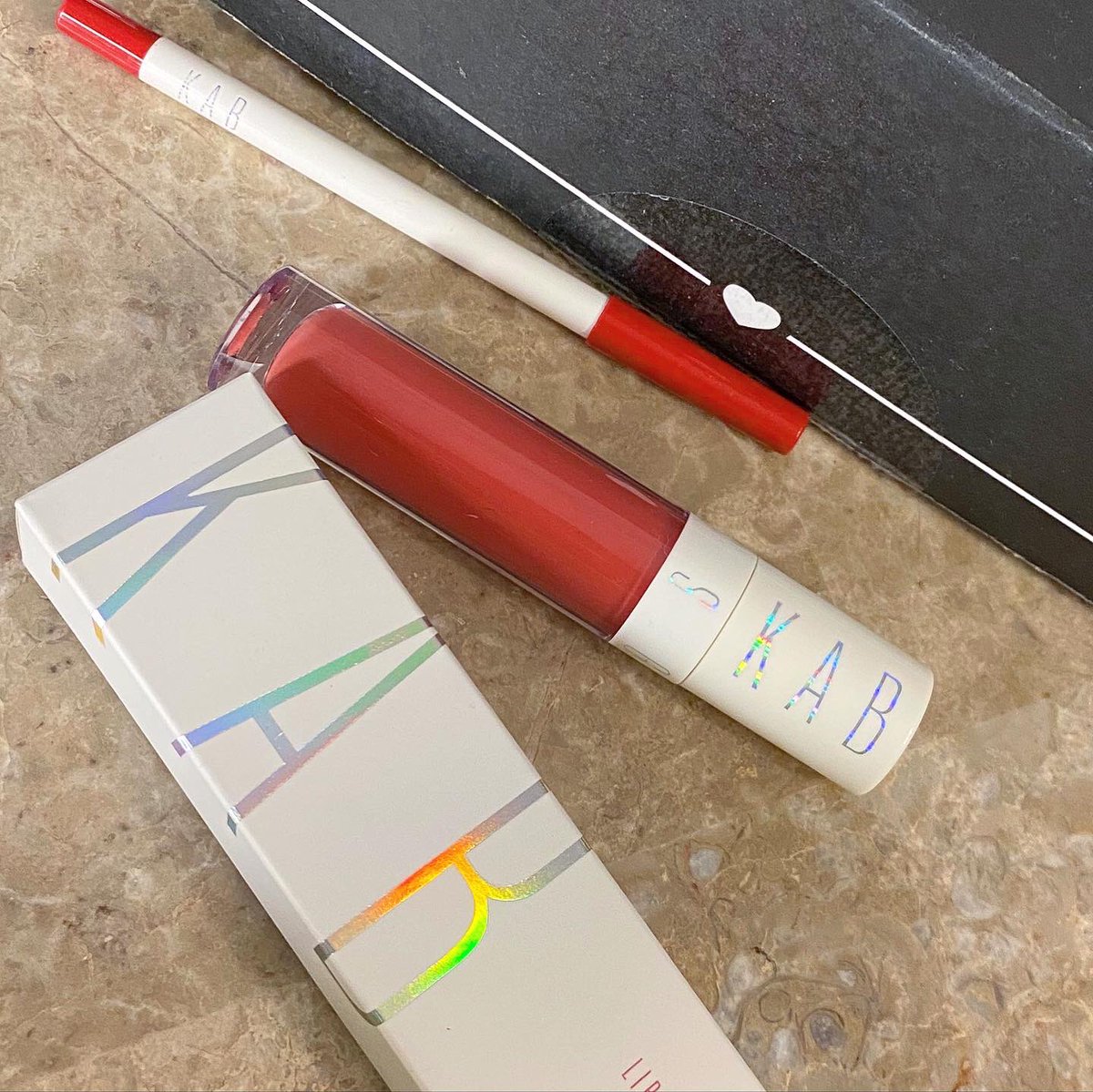 sophiawnoronha's tweet photo. I unboxed my June @boxycharm finally!!! It’s on my IG page sophiarsvp #boxyoasis #boxycharm #unboxing https://t.co/5lHlc9zmcj