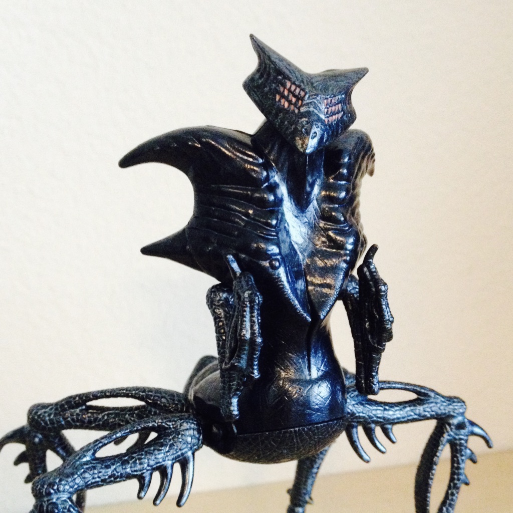 WHO'S A PRETTY LITTLE COSMIC BEASTY, THEN?Picked up a loose and broken  #Babylon5 Shadow Sentient action figure on eBay, shortly after winning a mint, carded one. It had 50% of its legs snapped off, and one of them is missing completely, so this will be a slow & creative repair!