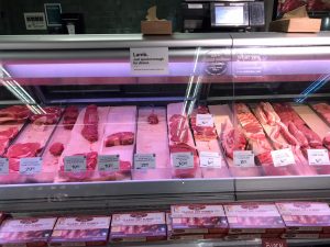 ProChile's tweet photo. El Cordero Magallánico llega al exigente mercado estadounidense de la mano de #ProChile. Conoce la historia de #Agromarin y su venta de este excelente producto a la conocida cadena Whole Food Market 🍽🇨🇱 https://t.co/vYmuUF15xe https://t.co/QECIFdLKwz