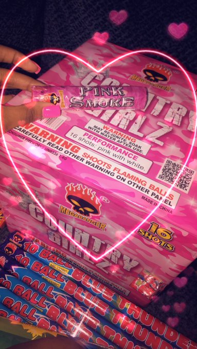 We may have gotten a little bit carried away... 🤷🏽&zwj;♀️ Pink smoke and pink fireworks... I&rsquo;m definitely