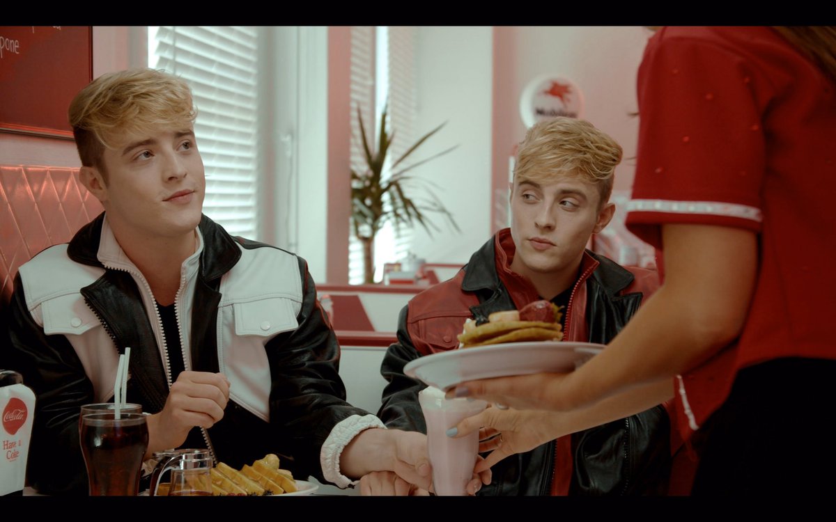 planetjedward's tweet photo. Cause I see you strut your stuff
when you walk in the room and I'm right here enjoying the view 😏 Yeah I can taste the heat I know you feel it too https://t.co/Pit55M4MJg