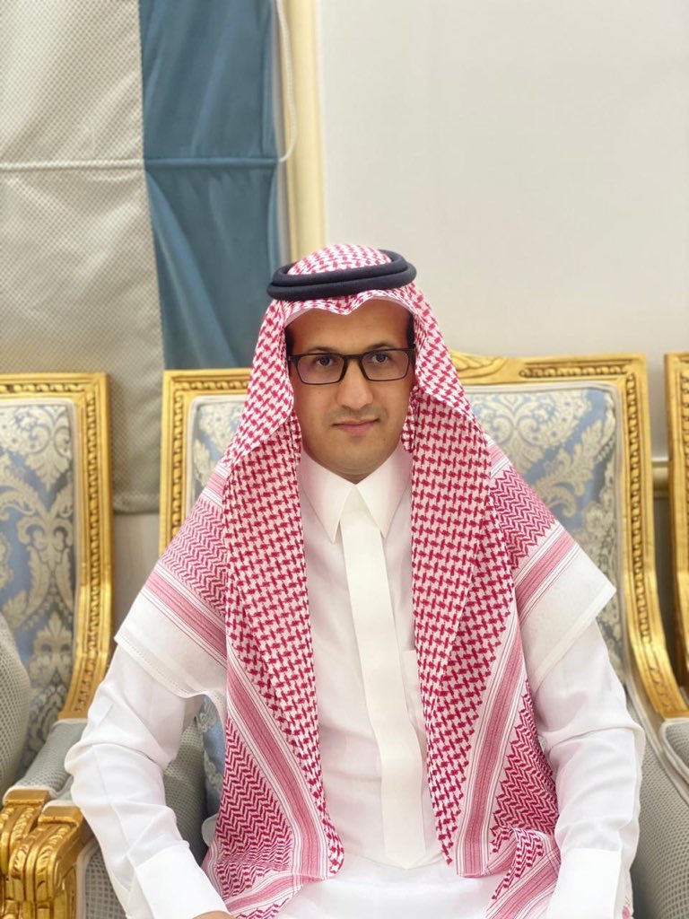 أبارك لأخي المقدم طبيب/ مصلح بن خضر ترقيتة الى رتبة مقدم طبيب جعلها الله عوناً له على طاعتة وألف ألف ألف مبروووگ يا بوطارق