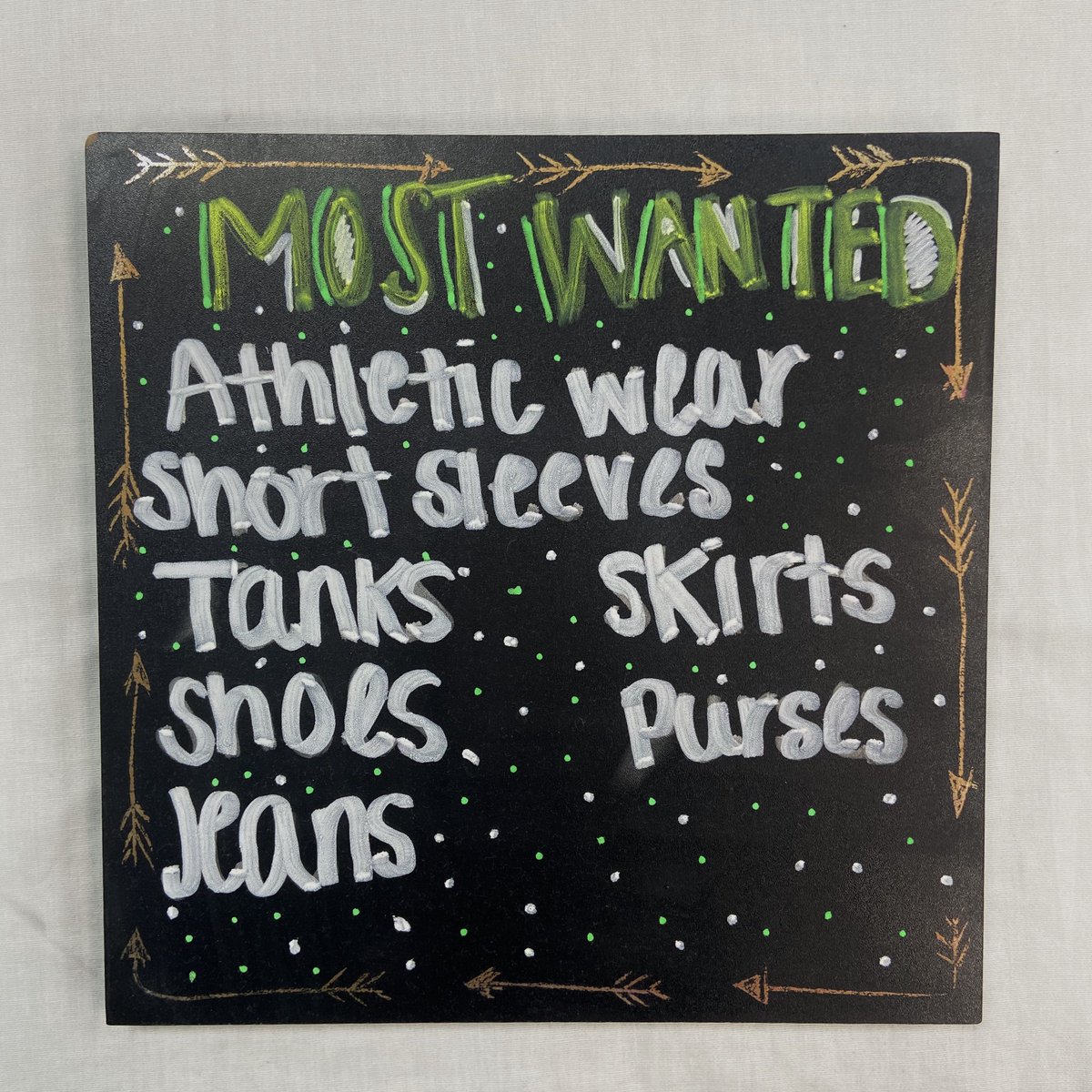 Here are our most wanted girls items right now! We pay next day cash for gently used clothes and accessories 😋 #gentlyused #platosbrookfield #platosclosetbrookfield #cool #trendsforless #sell #cash #money #shoplocal https://t.co/jGNmd08gPC