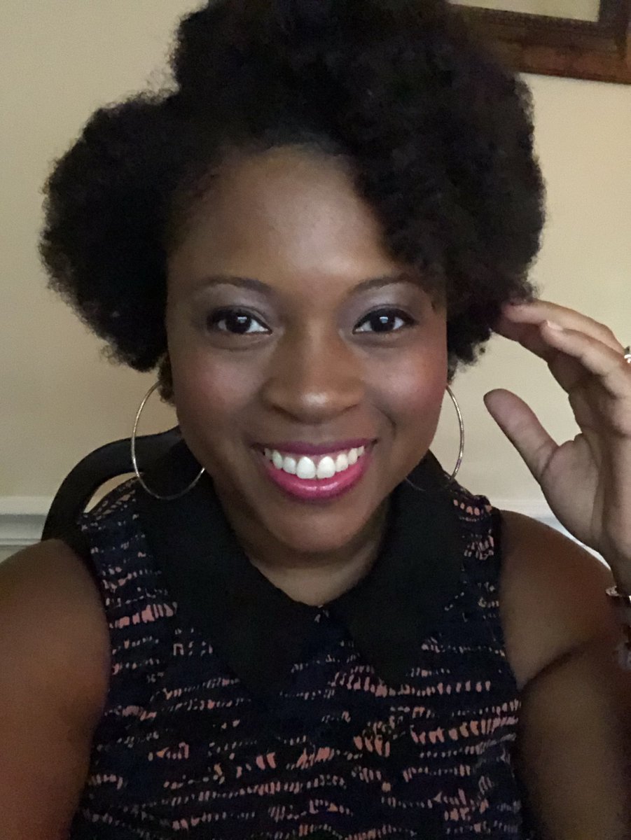 BrittanyDJones's tweet image. Celebrating #nationalcrownday with a little #flashbackfri. We are not our hair but everyone should be able to love their #crown. 💁🏾‍♀️