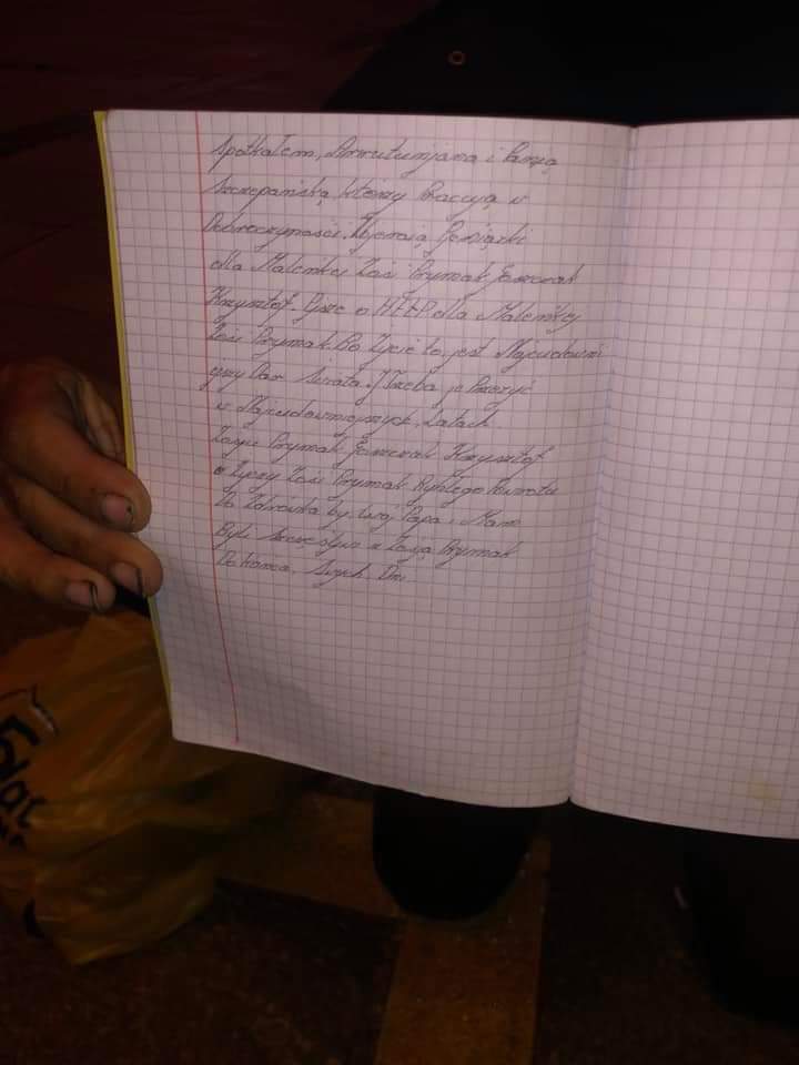 2julieboo8's tweet photo. Hej.
Z góry chcę przeprosić za #, ale jeżeli macie możliwość to pomóżcie temu panu.
Proszę podawajcie dalej. Ja niestety mam daleko do Warszawy
#noshametourkrakow #LoveOnTour2021 #OneDirectionReunion #fitlipiec https://t.co/WxXQL9xXbU
