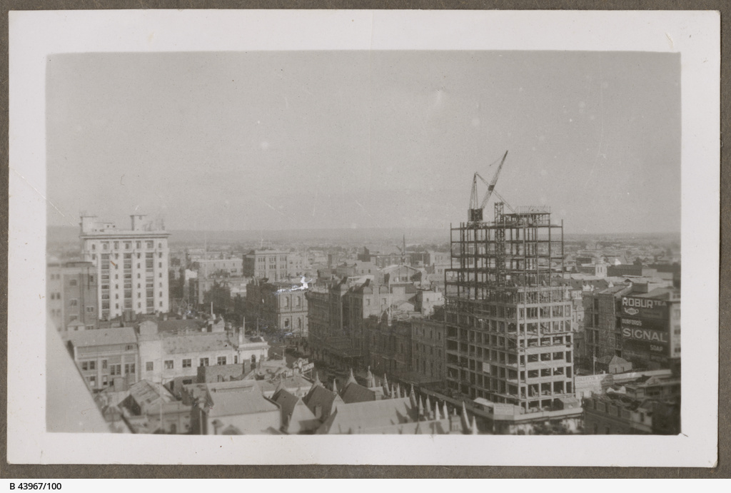 SLSA's tweet photo. I've no head for heights unlike these brave workers on the CML building, cnr King William & #Hindley St in 1934. They had a great view though! #Adelaide #SouthAustralia #HindleyStreet #KingWilliamStreet #buildings #buildingworkers #libraries #dontlookdown https://t.co/9Ec5liuiiD https://t.co/fwJQhKUQhi