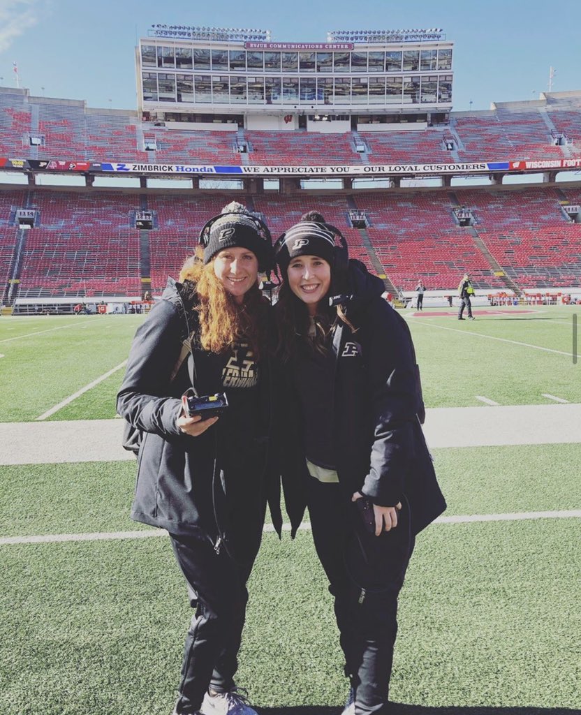 Fun Fact Friday💛💚❤️
Two of our sisters, Shea Wickey PC’ 19 and Julia Drozd PC’ 18, are managers for the Purdue Football Team!🏈 #BoilerUp