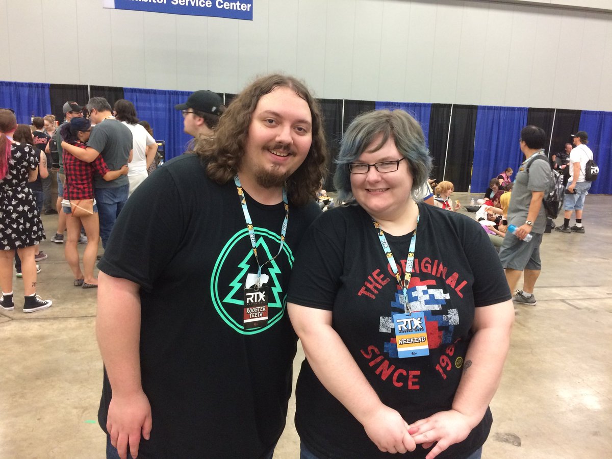 N00bletPixel's tweet photo. @ChadJamesRT RTX 2018♡! Aside from these pics my favorite parts were watching the RVB panel and On the Spot live. I spent a lot of time on the floor playing indie games. I saw you speed around on a scooter and almost crash, met @jack_p in an elevator, and cried when I missed @TheMilesLuna. https://t.co/RW5yQjcZCA