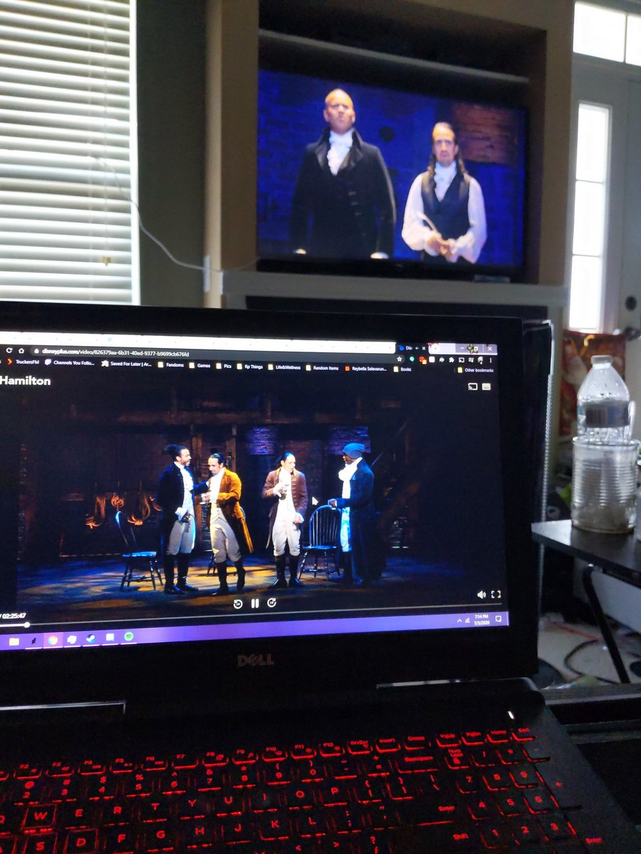 NightRoses89's tweet photo. #Hamilfilm watching two at once https://t.co/Oxfrrpmnnm