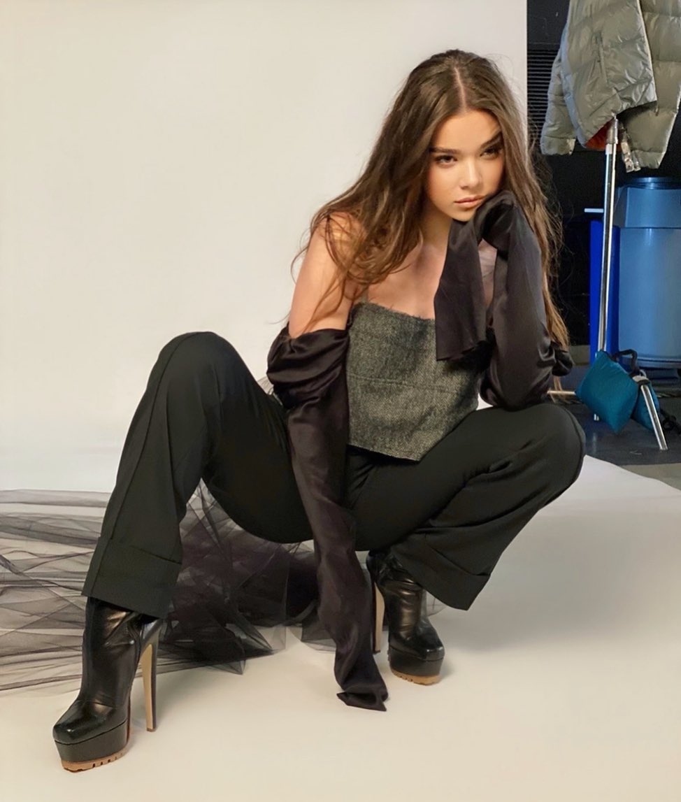 TrHailee's tweet photo. is not similar things? 🤔🕷️😍
@HaileeSteinfeld https://t.co/BISI3FjXXq