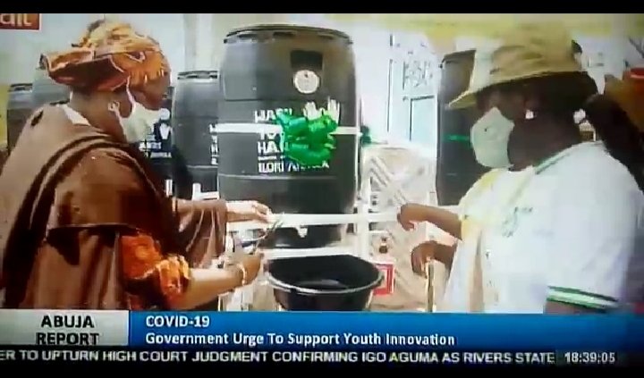 AyotolaIlori's tweet photo. I built and installed 10 foot-operated handwashing apparatuses in 10 communities within the FCT as a way to combat the spread of Covid-19

@SDGaction @NCDCgov @ncrs_ng 

#SDGs #GlobalGoals #StrongerTogether #SolidarityInAction #COVIDCitizenAction #Handwashing https://t.co/bmRHP1eHBH