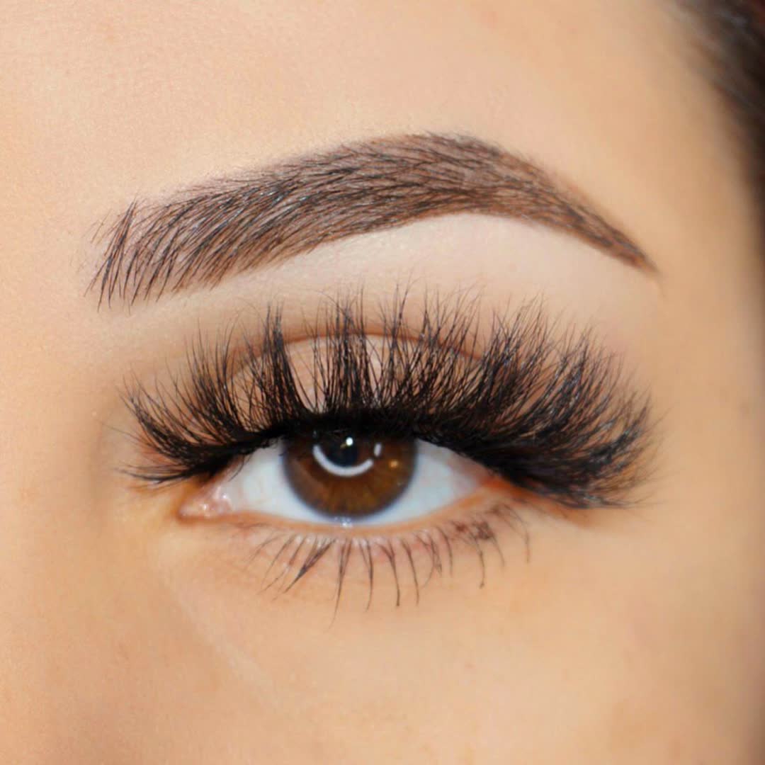 LashExcursion_'s tweet photo. ๐ญ๐ณ Roatan - is a fan favorite! Dramatic โ, Luscious โ, an all around Stunner โ.
.
Natural Luxe Collection - Coming Soon July 2020
.
.
#explore #explorepage #newmakeup #falselashes #minklashes #indielashes #indiebrand #indiebrandspotlight #scottsdale https://t.co/Tg6ApLzY2z