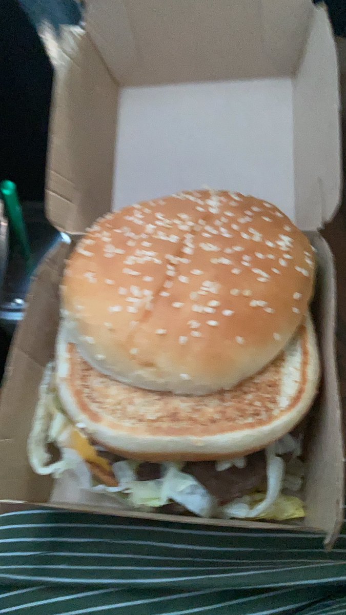 Mommamia07's tweet photo. @McDonalds this is unacceptable I went to get a number 1 now it’s missing a meat that’s  fuck up like how do I even eat it with that part missing https://t.co/ty2GxBRoyA