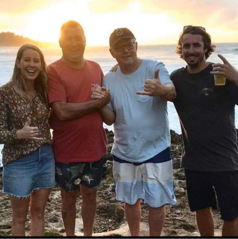 dazza50's tweet photo. Why does the PM media team want this photo removed from the internet? #ScottyFromMarketting #auspol #howgoodishawaii? https://t.co/5eVXIaS0q4