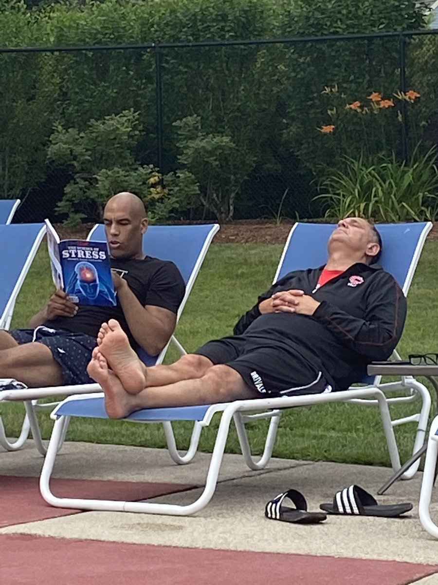 LadyRivals's tweet photo. A little rest and relaxation on the cape with the family @RivalsNation ! #RivalsWay #OceanEdge https://t.co/3BScncAyfR